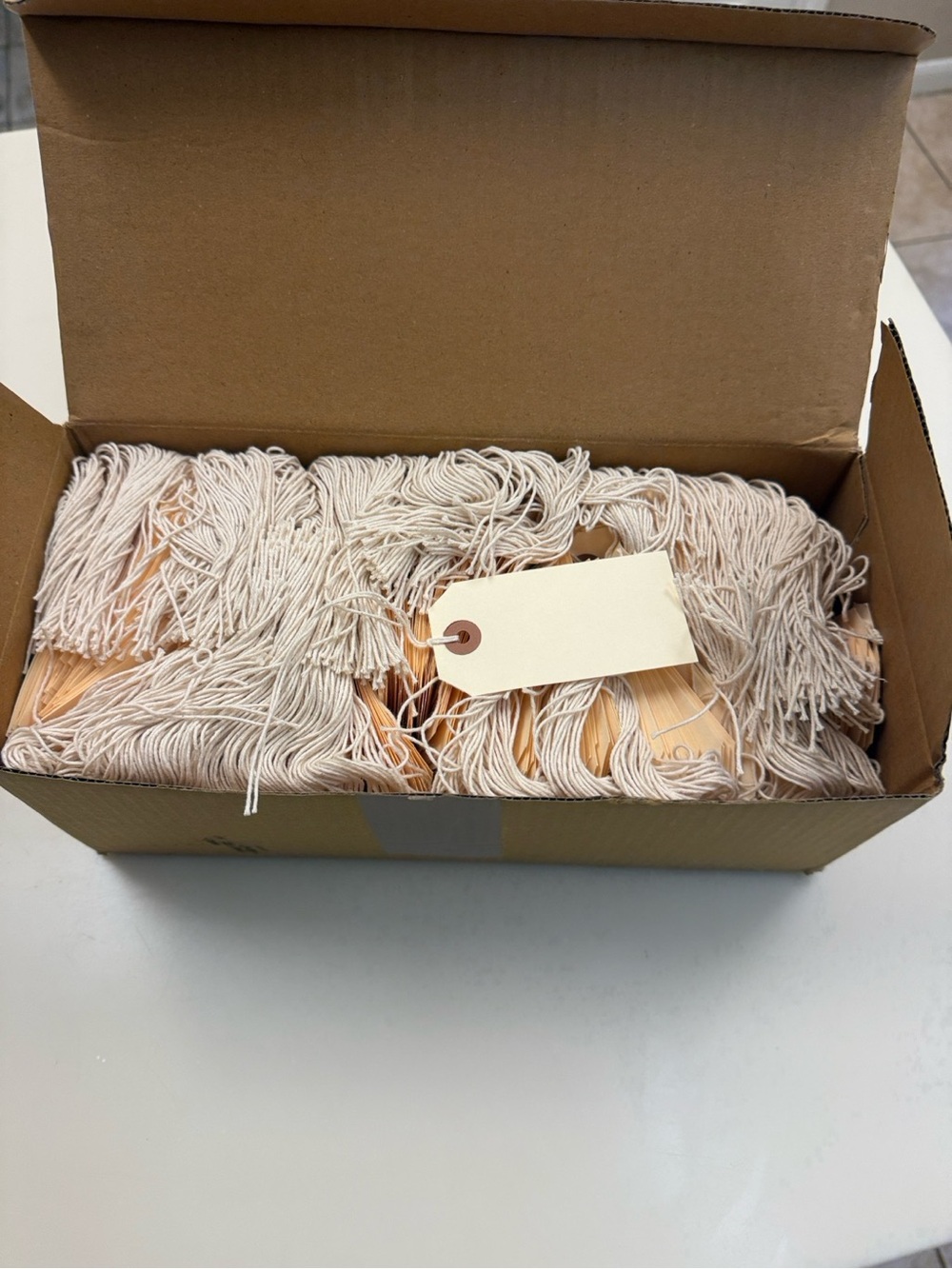 1000 PCS Shipping Tags Strung Manila - Picture 2 of 7